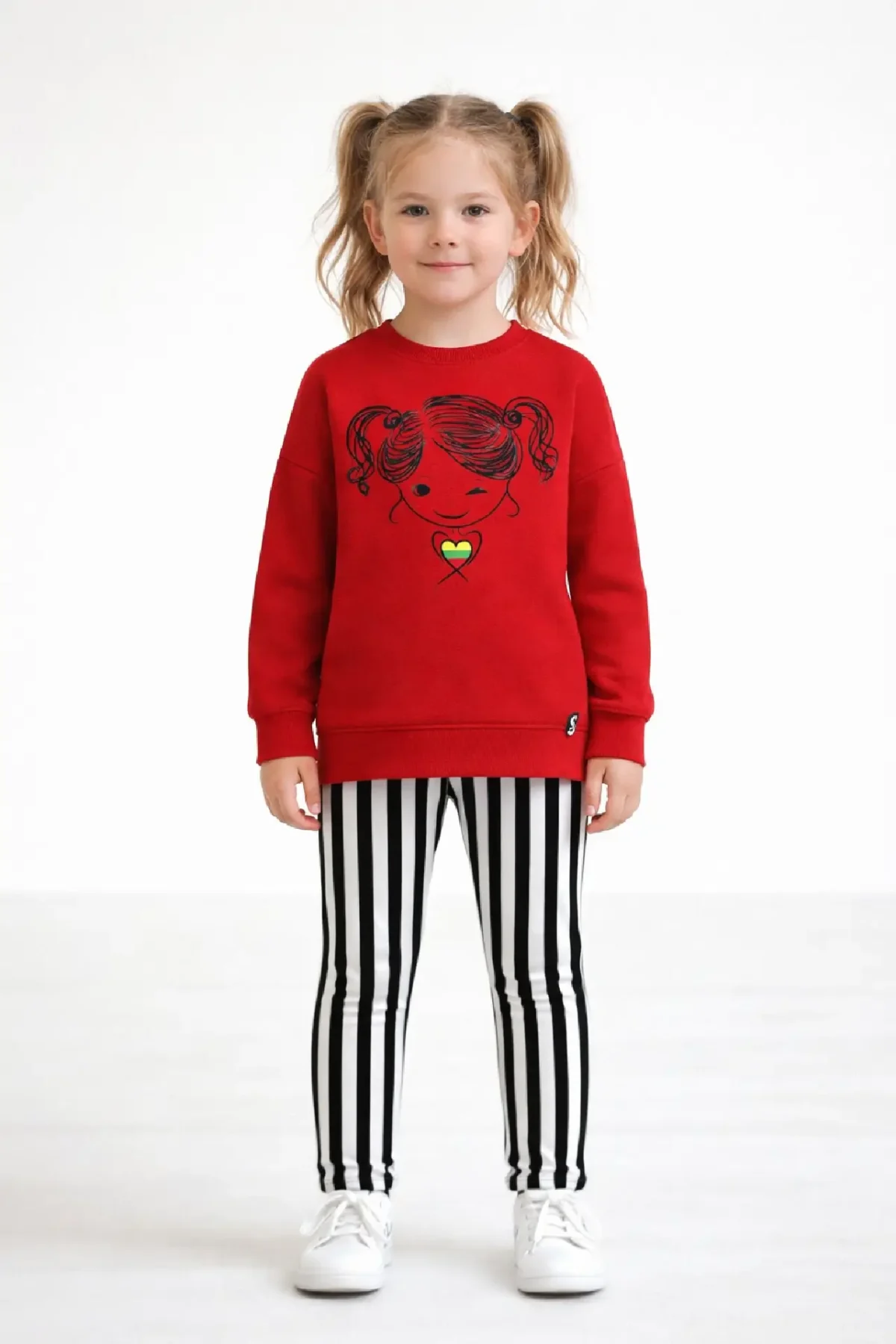 Rūbai su Lietuvos trispalve