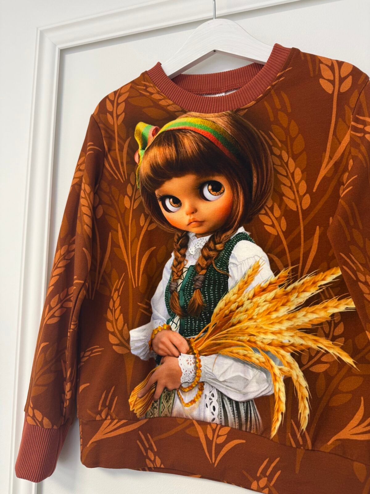 Džemperis su Lietuvos simbolika.