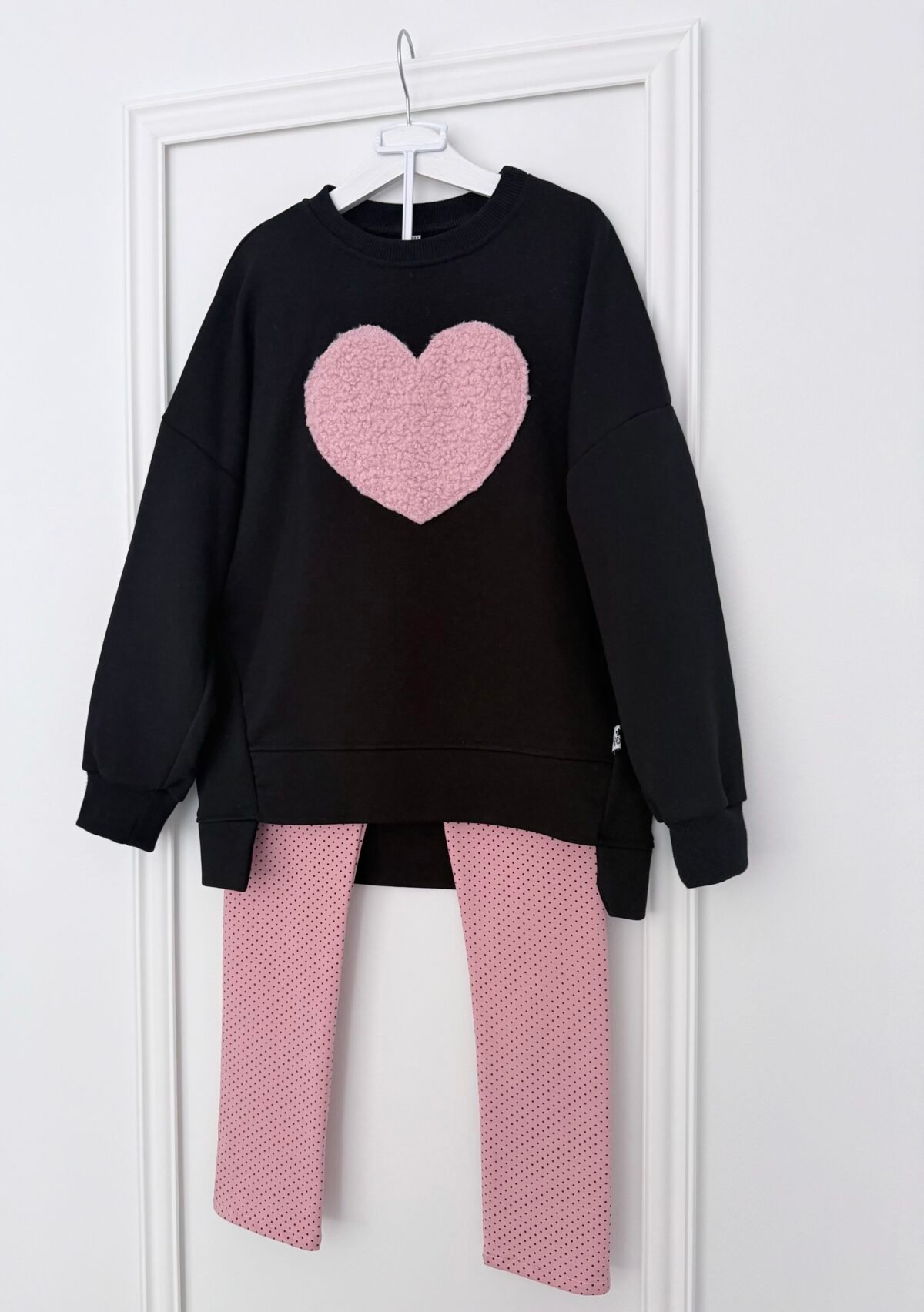 Laisvalaikio kostiumas su timkom