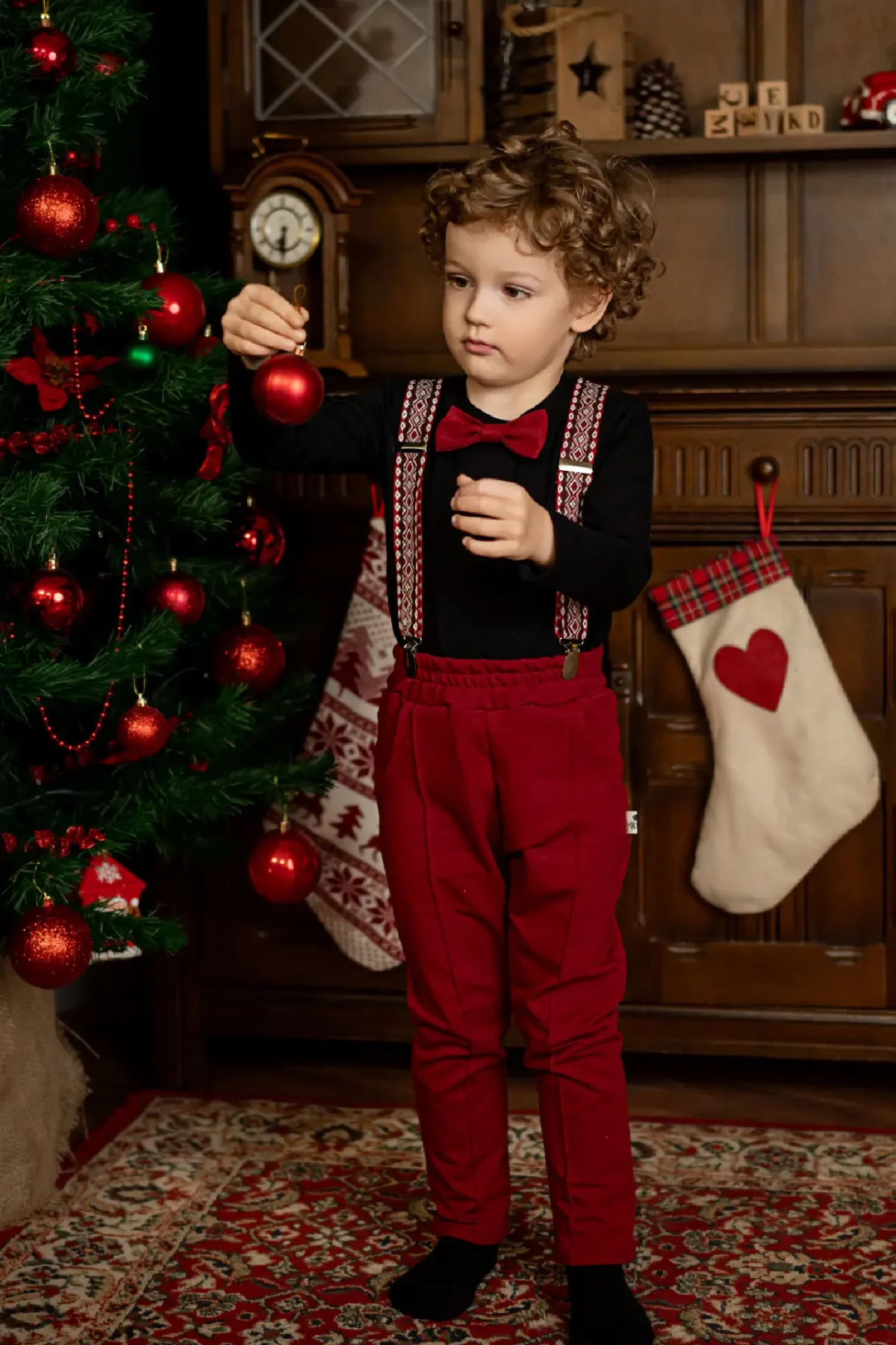 trikotažinis puošnus kostiumas