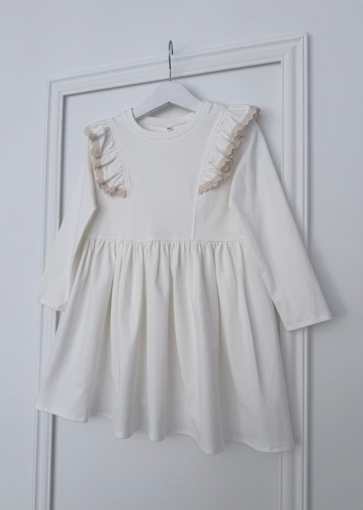 Puošni tamri suknelė