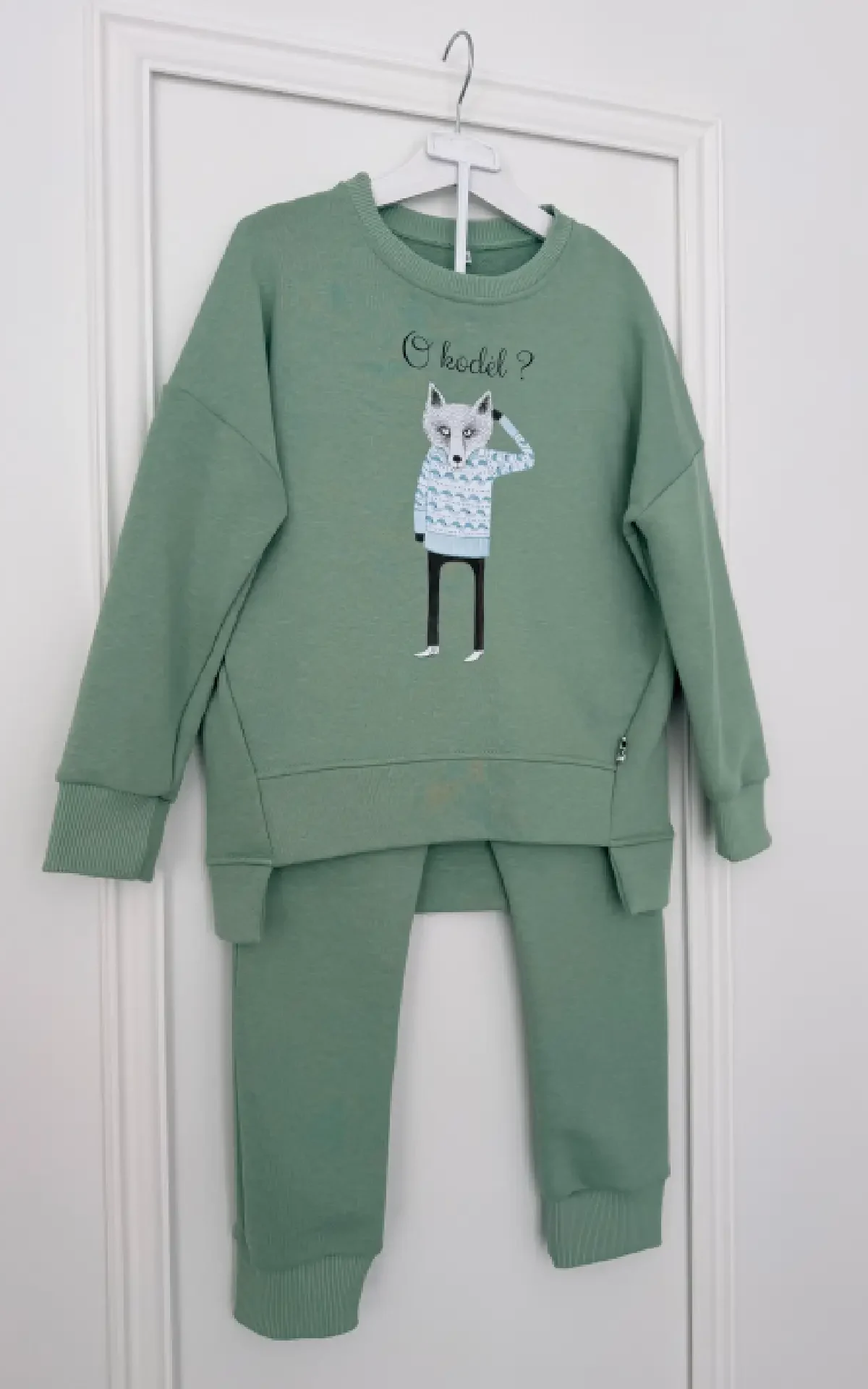 Trikotažinis laisvalaikio kostiumėlis