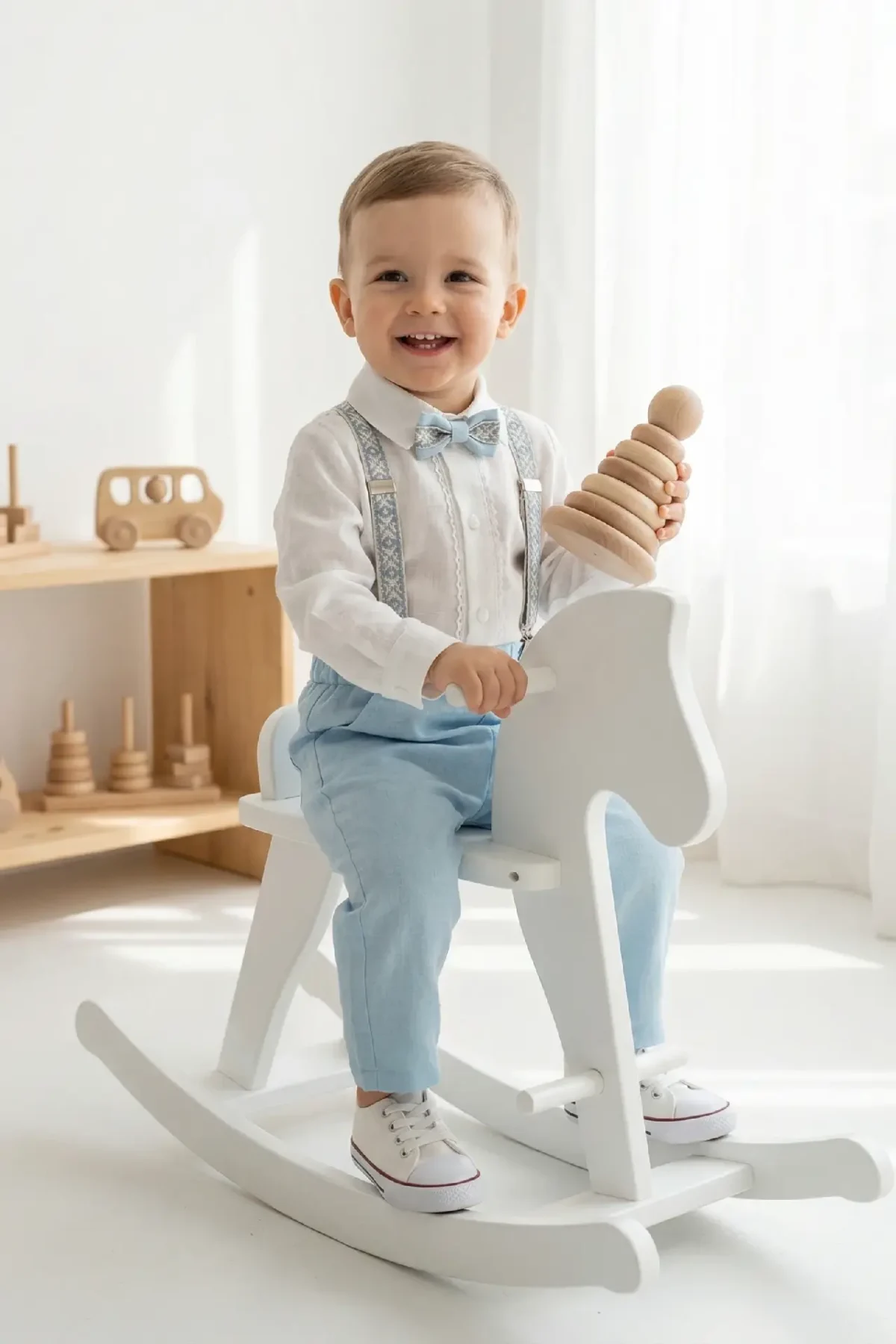 Puošnus lininis kostiumas