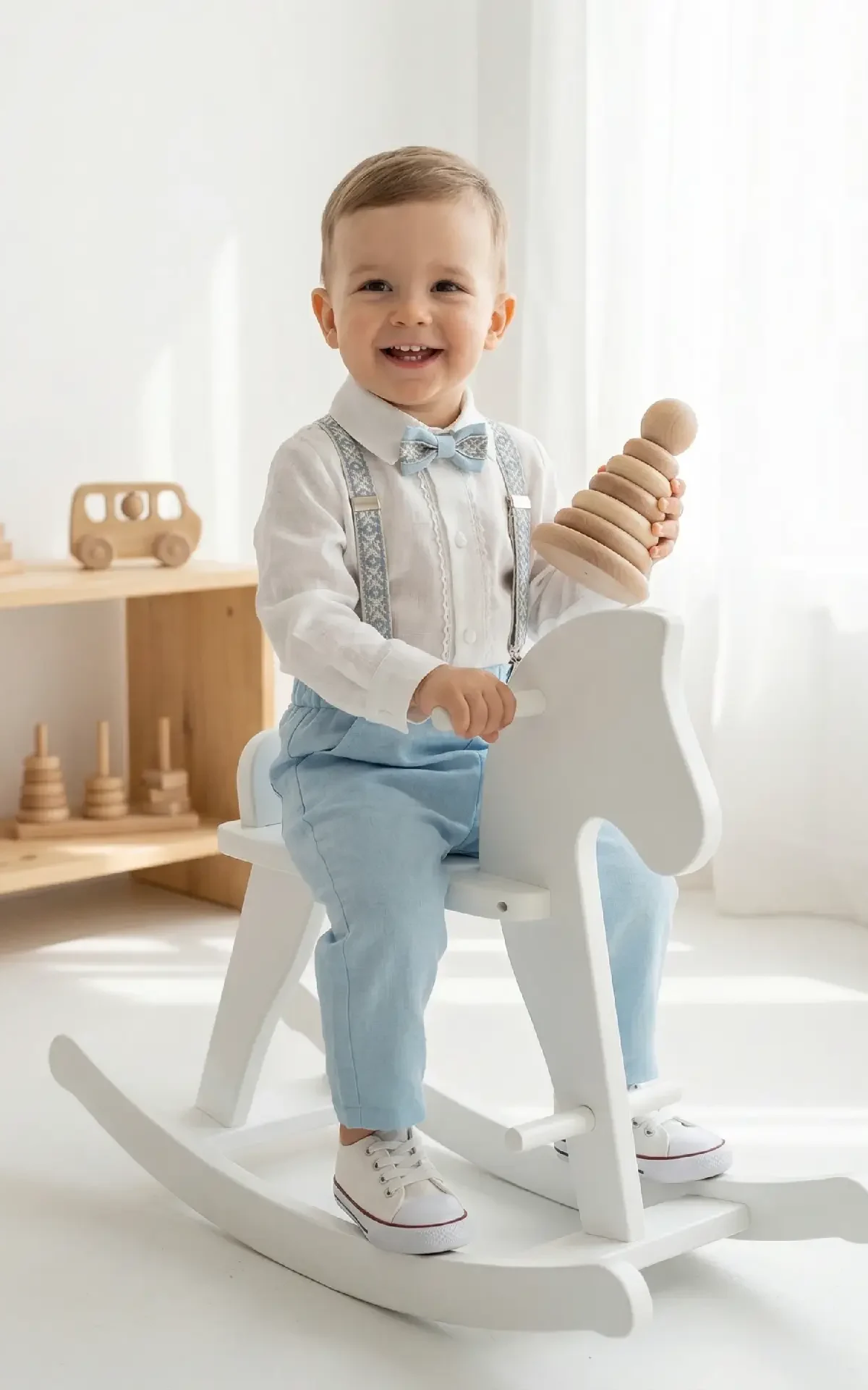 Puošnus lininis kostiumas