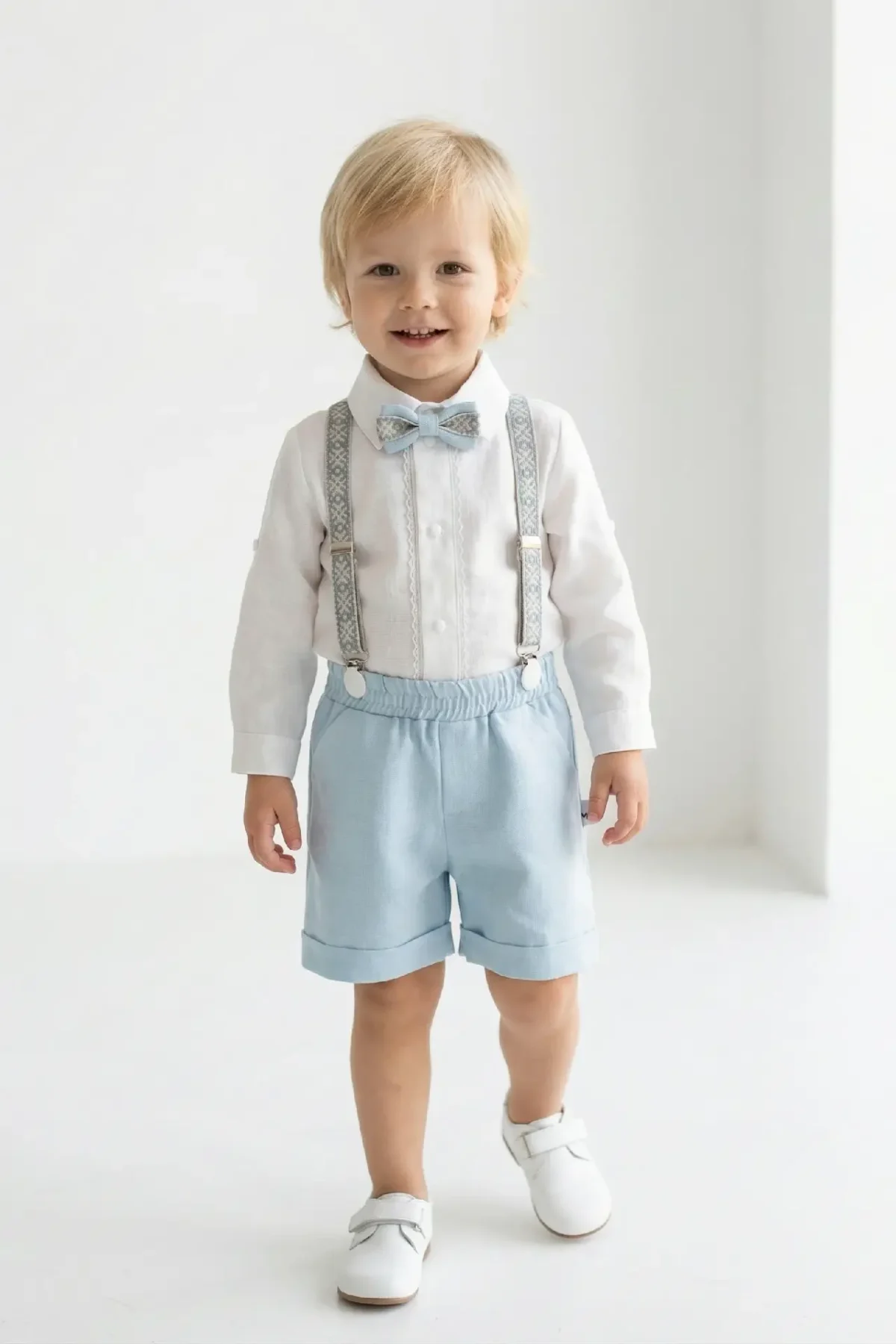 Puošnus lininis kostiumas su šortais