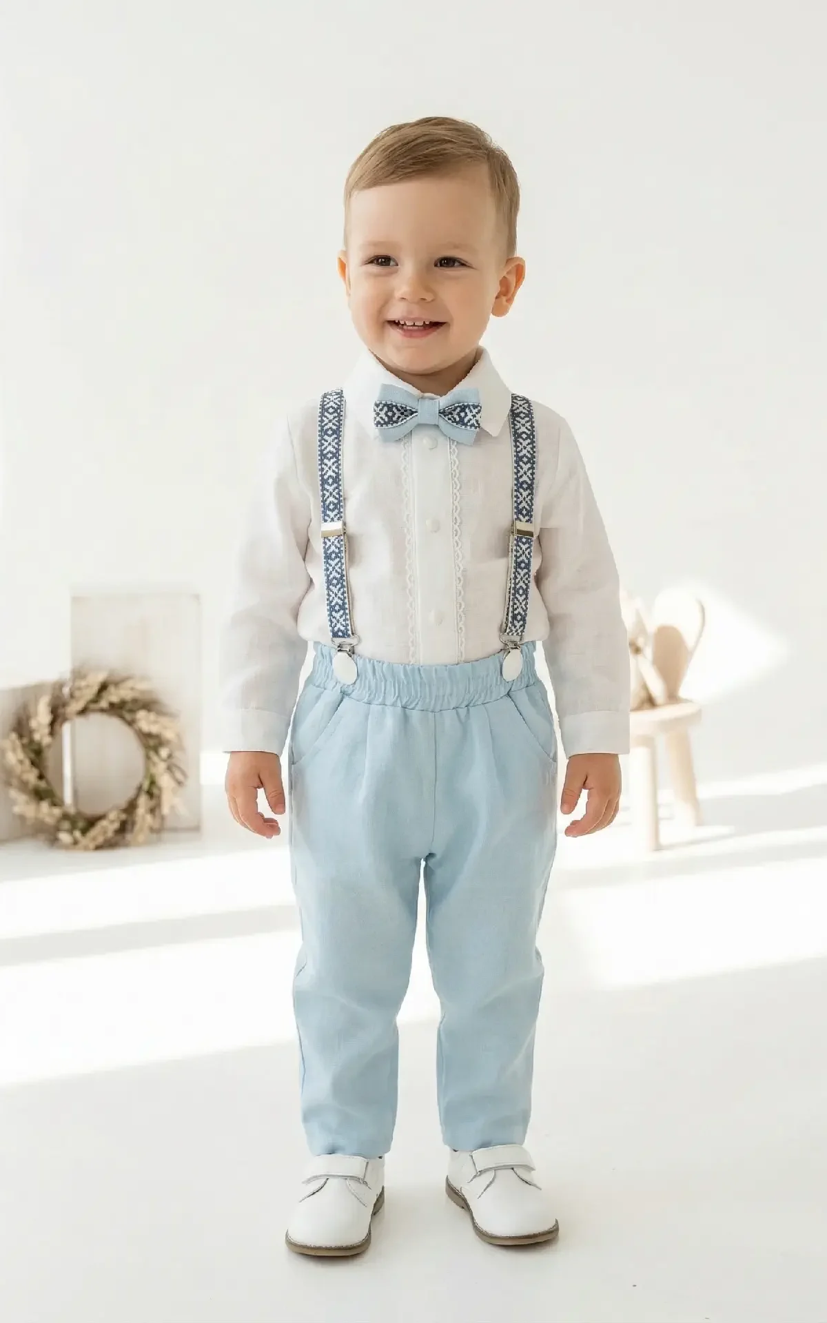 puošnus lininis kostiumas